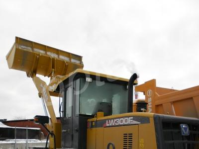    XCMG LW300F- 